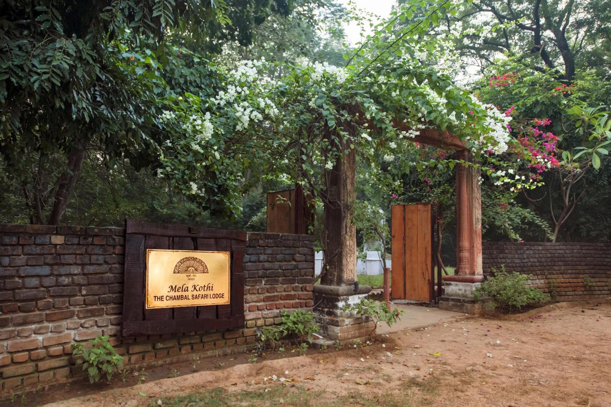 Mela Kothi - The Chambal Safari Lodge Bāh エクステリア 写真